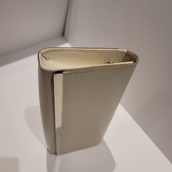 Louis Vuitton Epi Sevigne Clutch - Picture 2 of 4